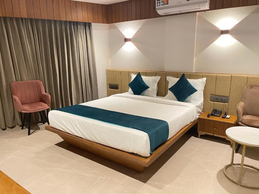 Hotel Emora Tree Mysore Phòng bức ảnh