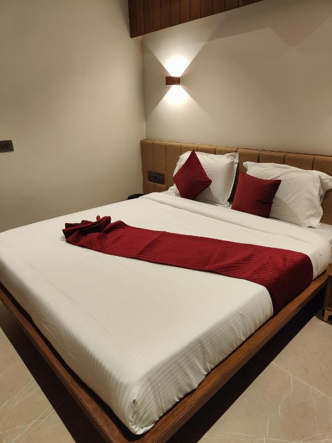 Hotel Emora Tree Mysore Ngoại thất bức ảnh